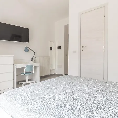 Halloggio Economy 4p No Elevator Гостевой дом