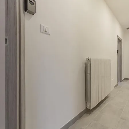 Halloggio Economy 4p No Elevator * Sassari