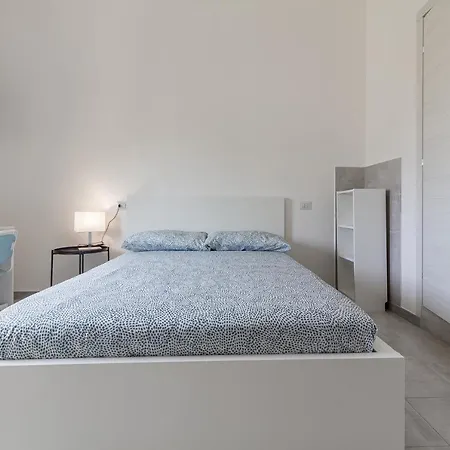 Halloggio Economy 4p No Elevator Гостевой дом