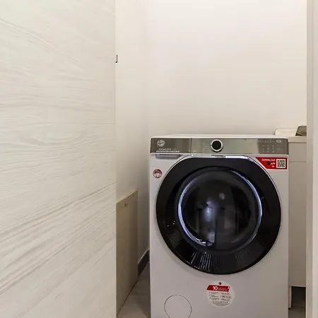 Halloggio Economy 4p No Elevator Гостевой дом Сассари