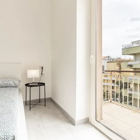 Halloggio Economy 4p No Elevator Sassari