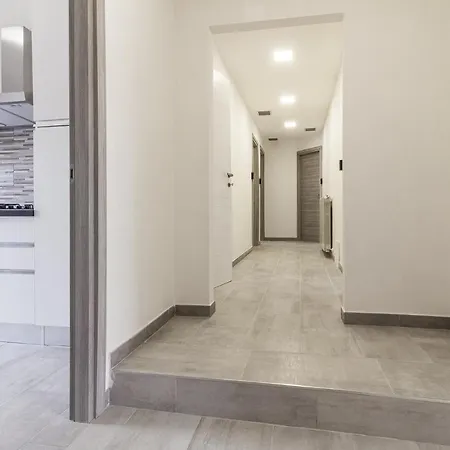 Halloggio Economy 4p No Elevator 3*