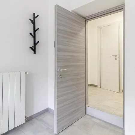 Гостевой дом Halloggio Economy 4p No Elevator 3*