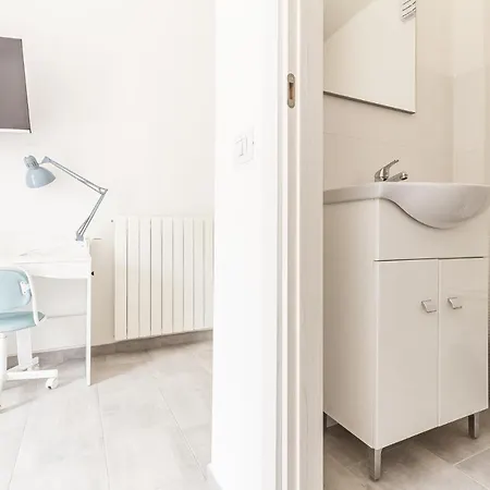 Halloggio Economy 4p No Elevator Guest house Sassari