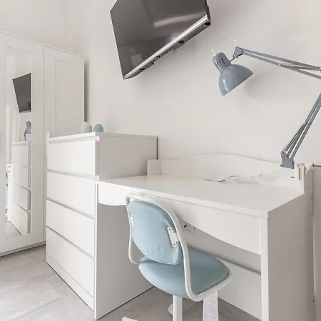 Halloggio Economy 4p No Elevator Гостевой дом